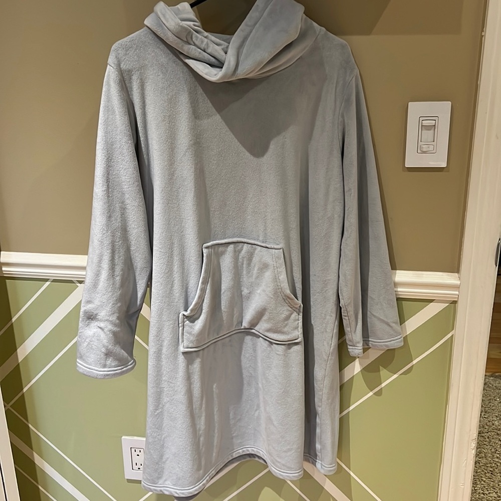 Snuggie like sweater, so so soft!